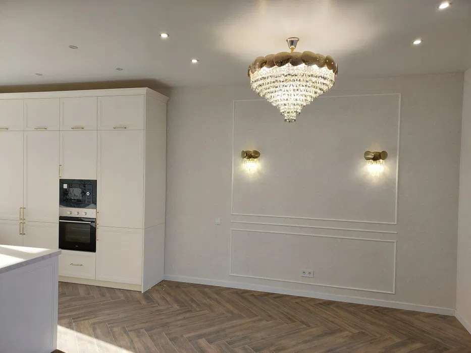 Сучасна ванна кімната з сантехнікою